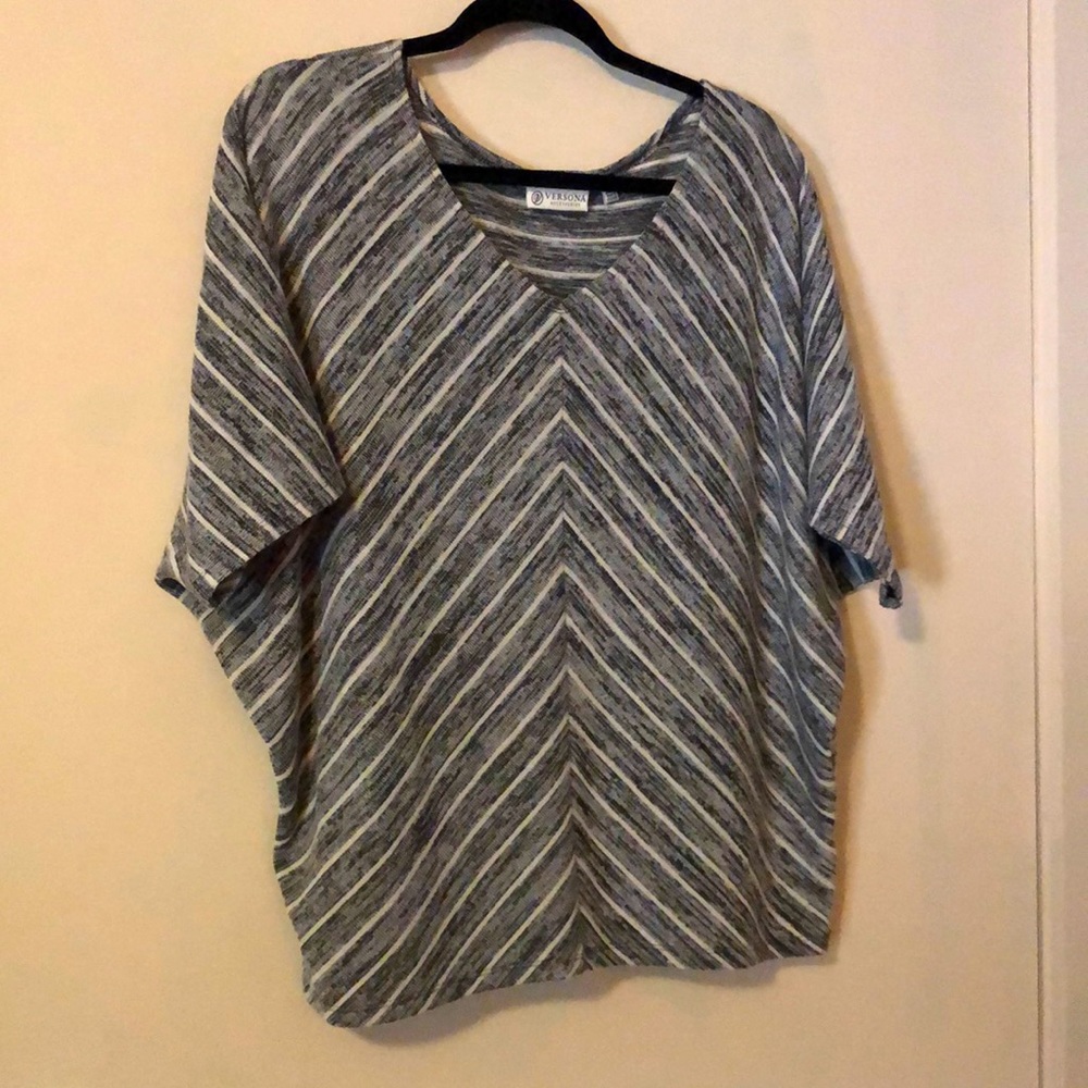 Versona Black/White sweater 18/20W